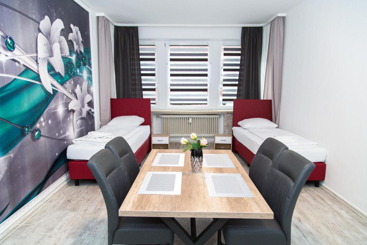 Othman Falkenstrasse 26 1og L Hannover